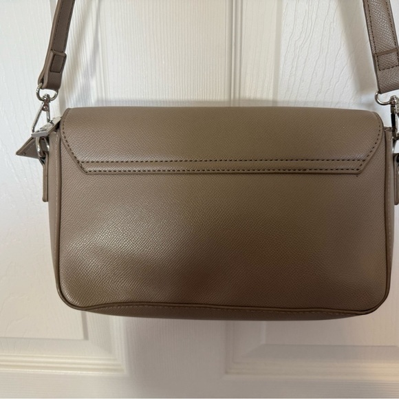 4/$20 Badgley Mischka NWOT cross body purse with logo bow detail - Picture 11 of 13